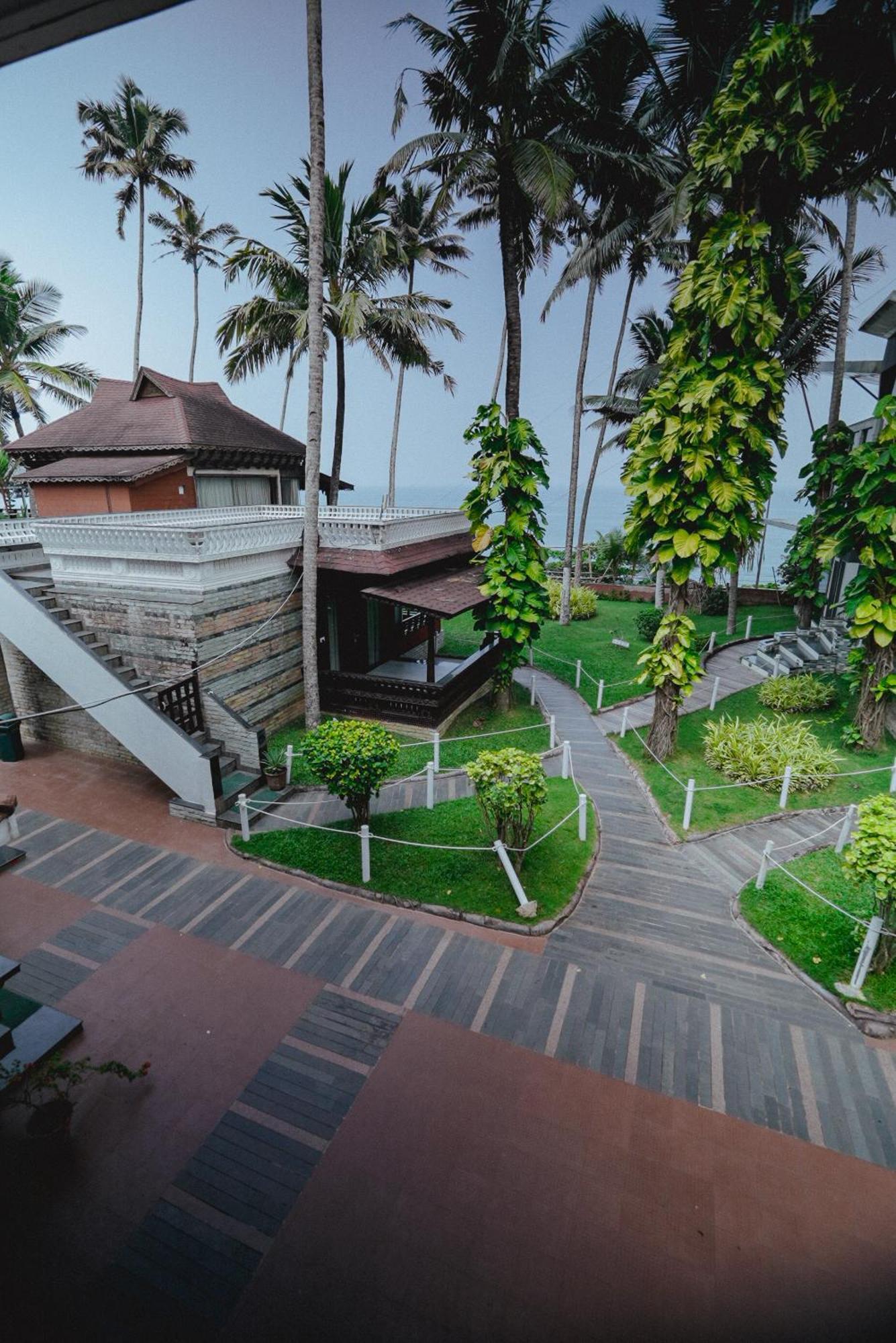 Clafouti Beach Resort - A Seafacing Resort Варкала Екстериор снимка