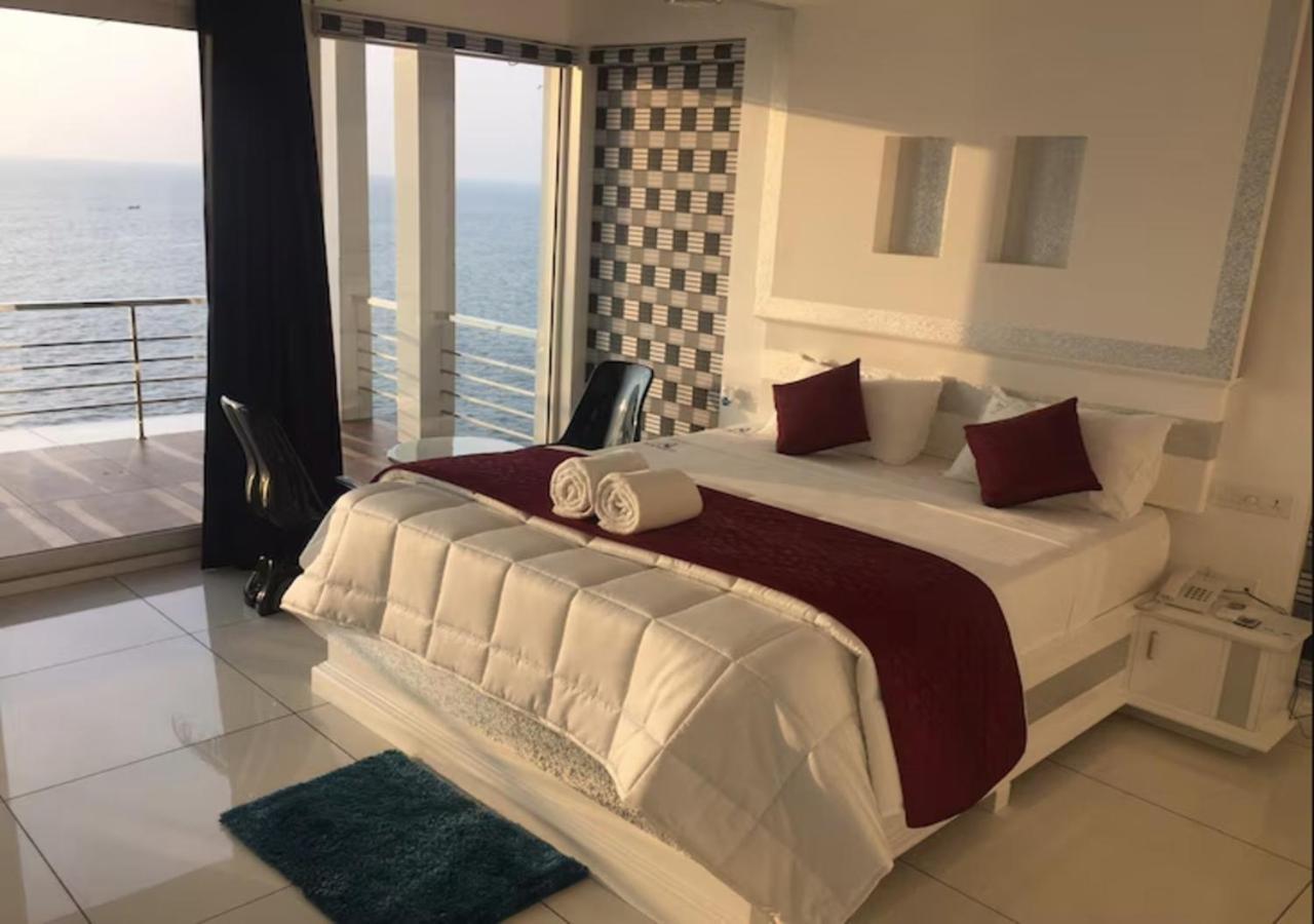 Clafouti Beach Resort - A Seafacing Resort Варкала Екстериор снимка