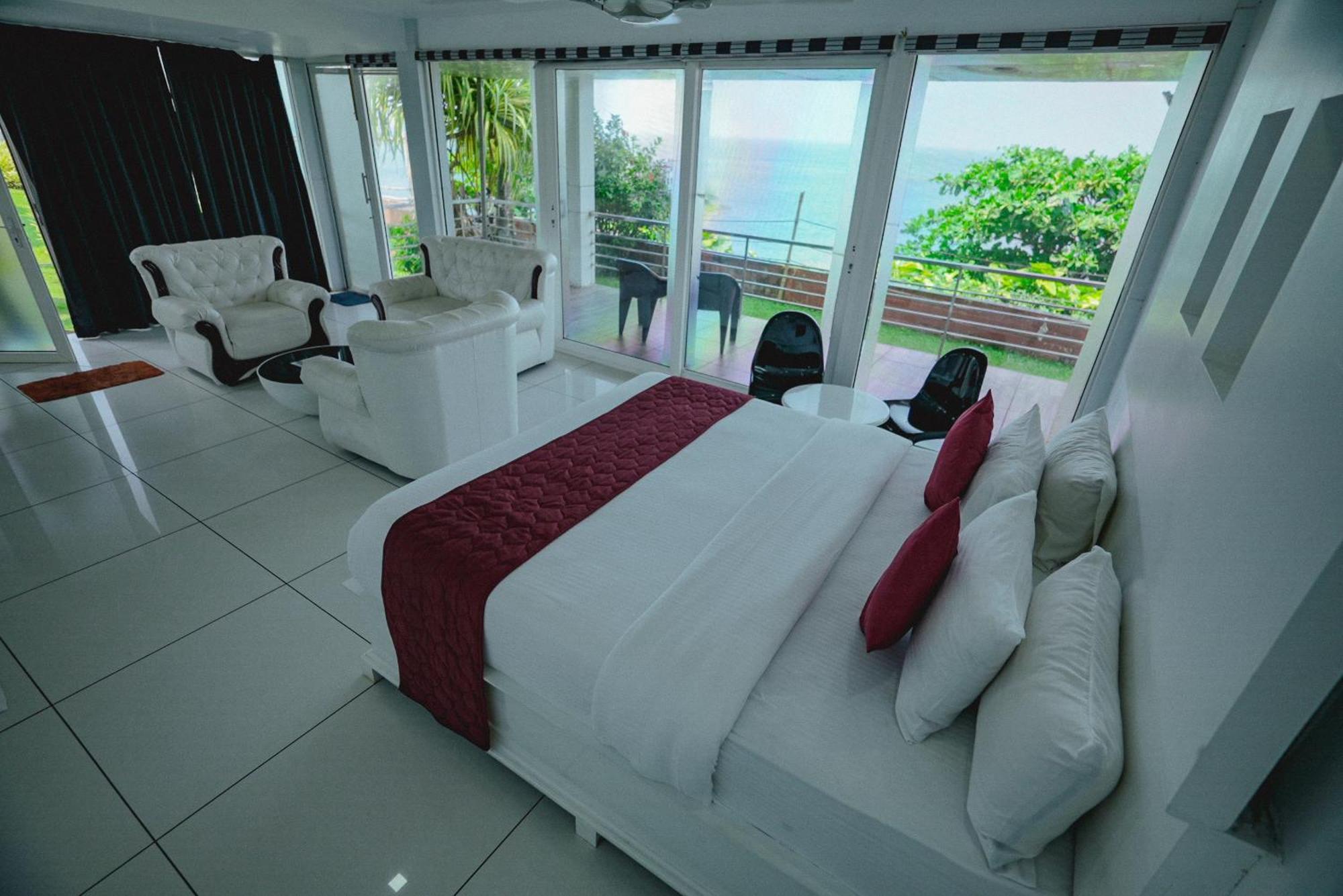Clafouti Beach Resort - A Seafacing Resort Варкала Екстериор снимка