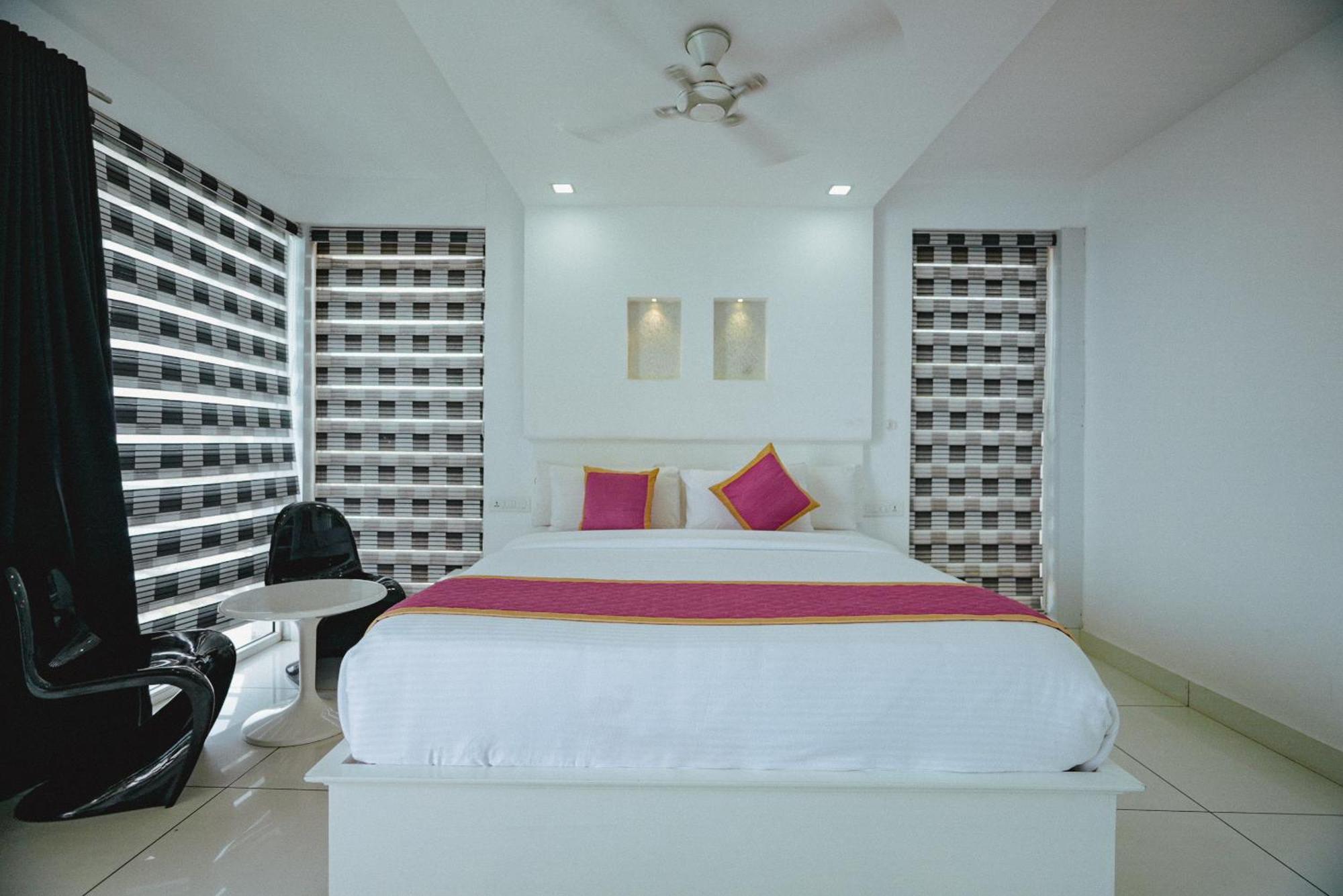 Clafouti Beach Resort - A Seafacing Resort Варкала Екстериор снимка
