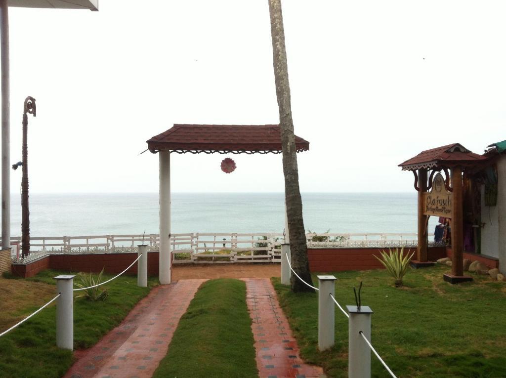 Clafouti Beach Resort - A Seafacing Resort Варкала Екстериор снимка